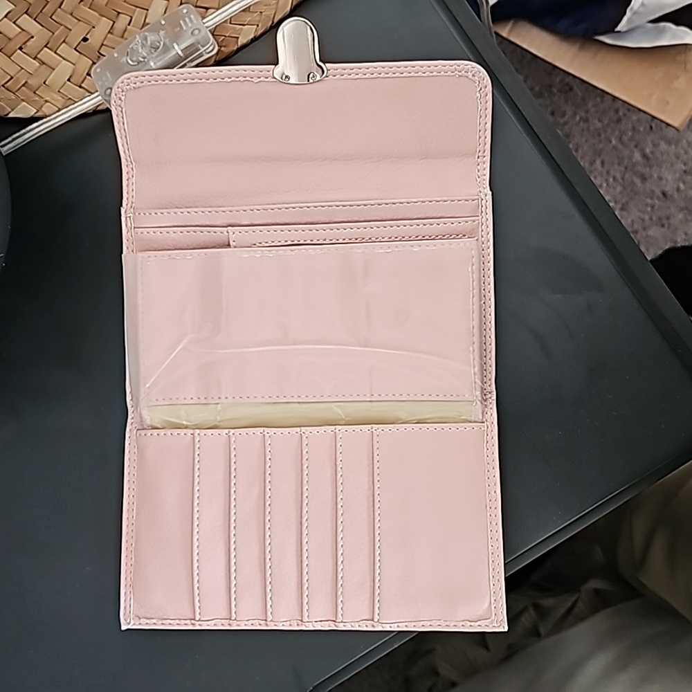 Pink Wallet - Picture 3 of 4